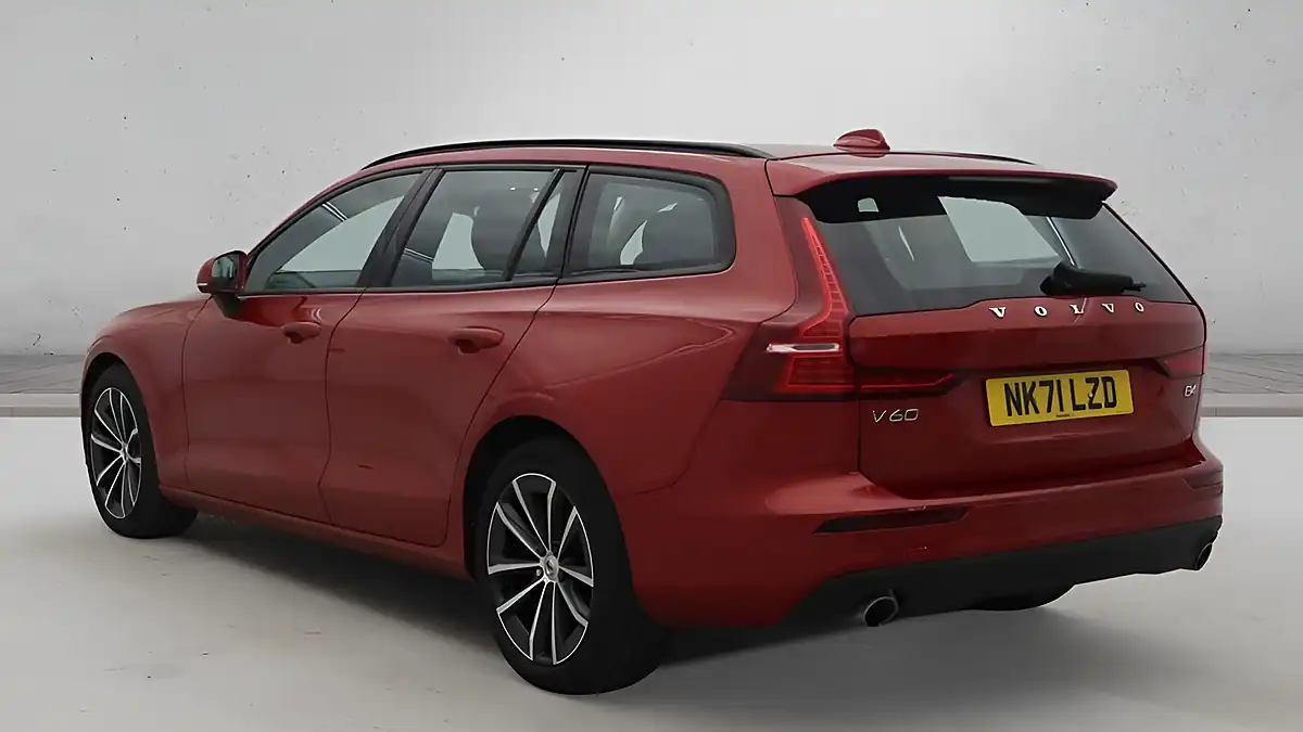 Used 2021 Volvo V60 Momentum Red - Interior and Exterior details 3