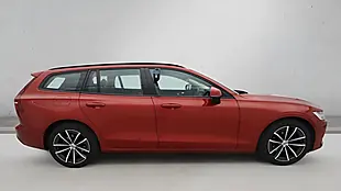 Used 2021 Volvo V60 Momentum Red - Interior and Exterior details 5