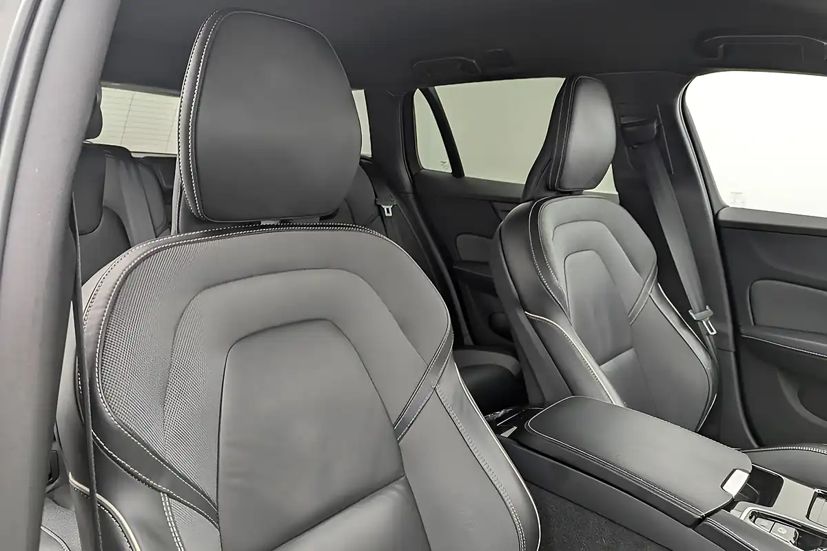 Used 2021 Volvo V60 R-Design Black Stone - Interior and Exterior details 12