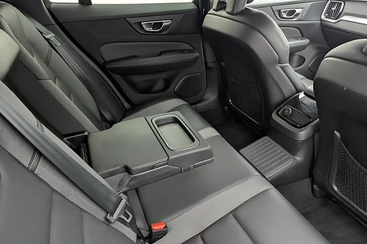 Used 2021 Volvo V60 R-Design Black Stone - Interior and Exterior details 15