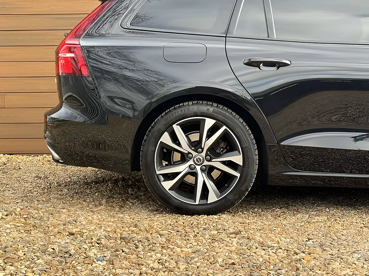 Used 2021 Volvo V60 R-Design Onyx Black - Interior and Exterior details 14