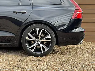 Used 2021 Volvo V60 R-Design Onyx Black - Interior and Exterior details 15