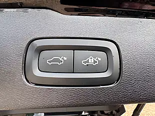 Used 2021 Volvo V60 R-Design Onyx Black - Interior and Exterior details 6