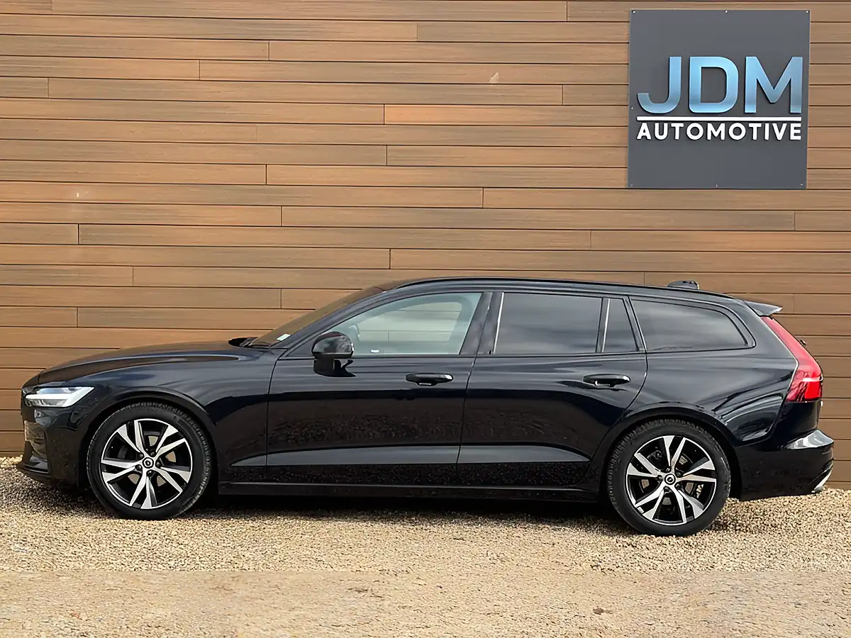 Used 2021 Volvo V60 R-Design Onyx Black - Interior and Exterior details 8