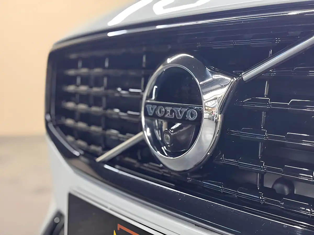 Used 2021 Volvo V60 R-Design White - Interior and Exterior details 10