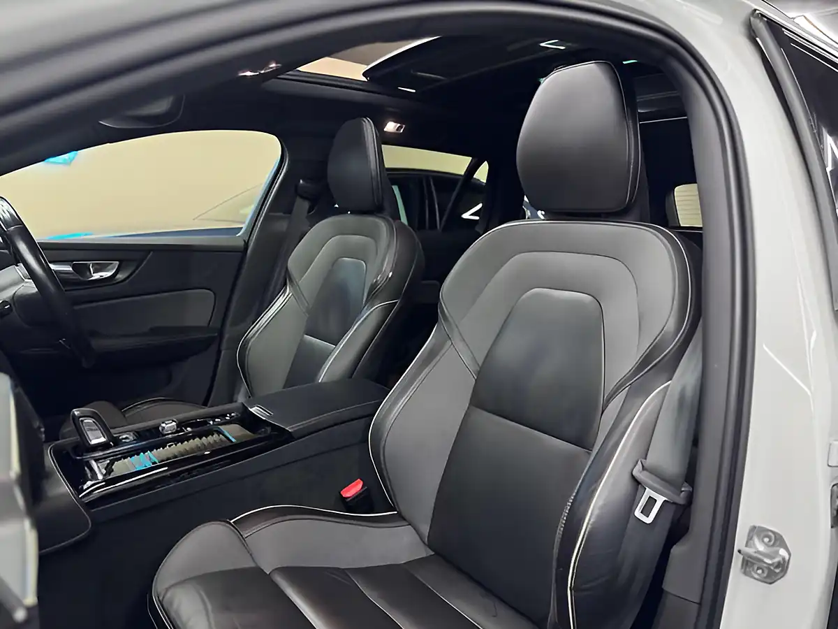 Used 2021 Volvo V60 R-Design White - Interior and Exterior details 11