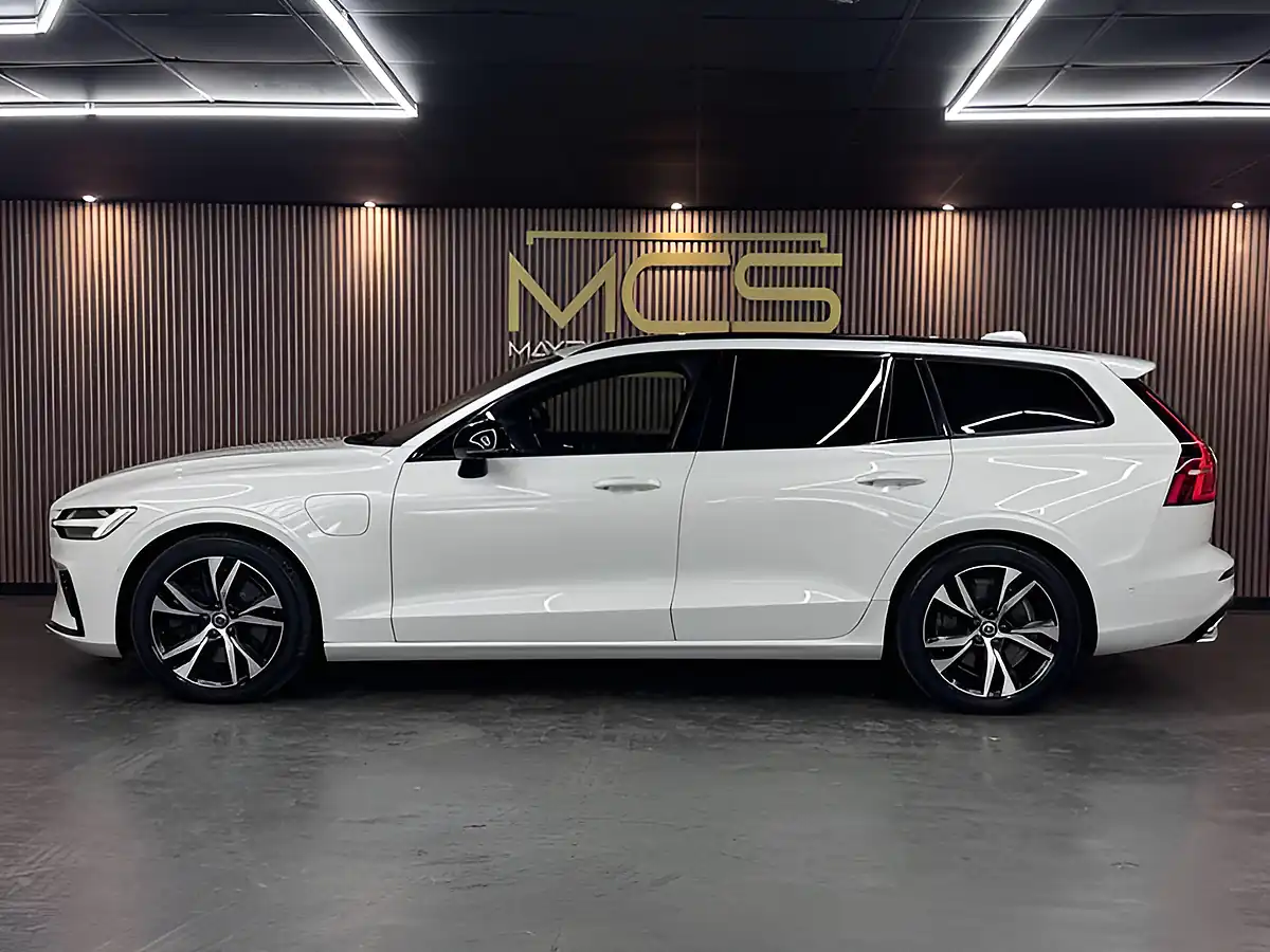 Used 2021 Volvo V60 R-Design White - Interior and Exterior details 7