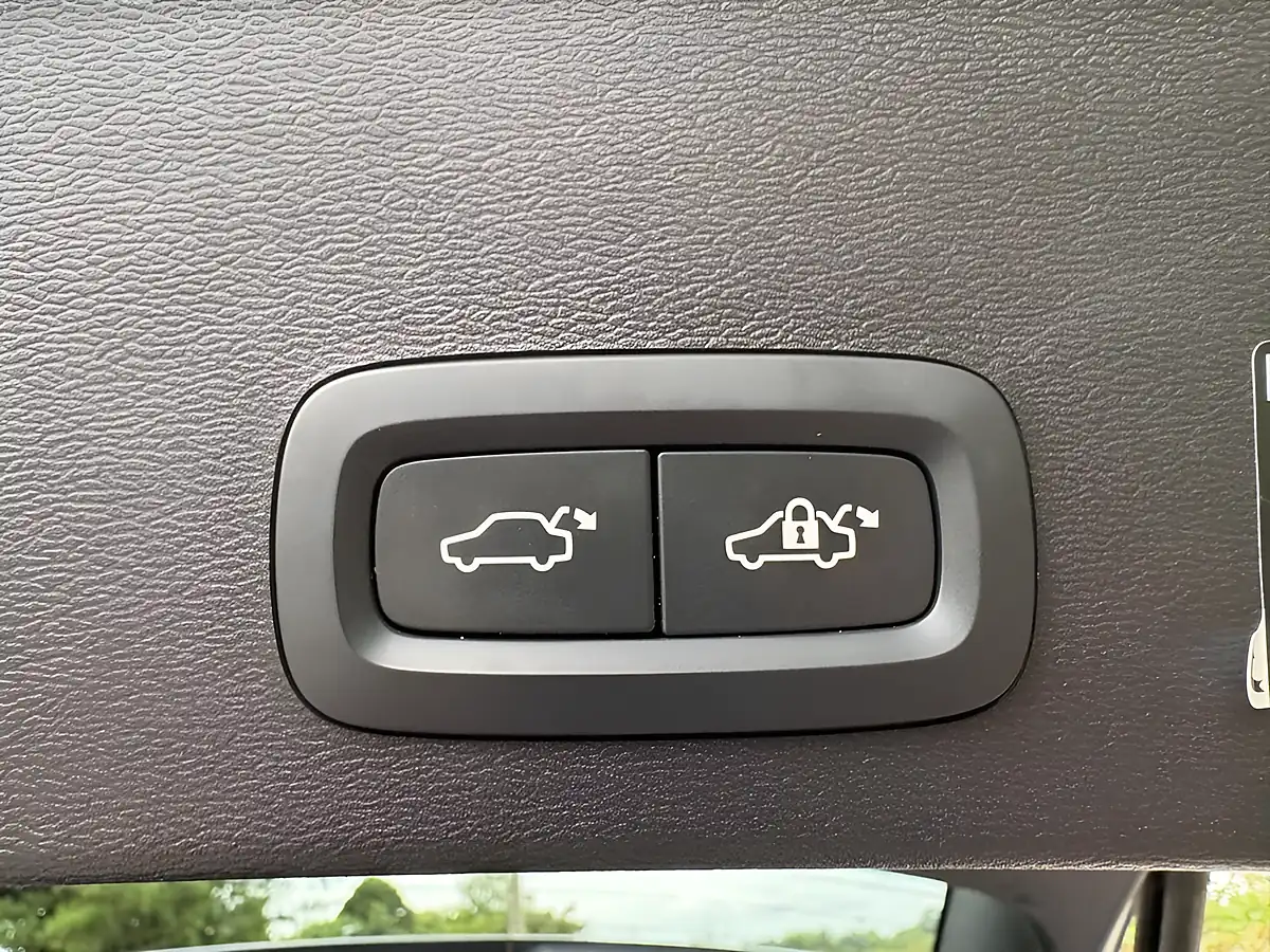 Used 2021 Volvo XC40 First Edition White - Interior and Exterior details 16