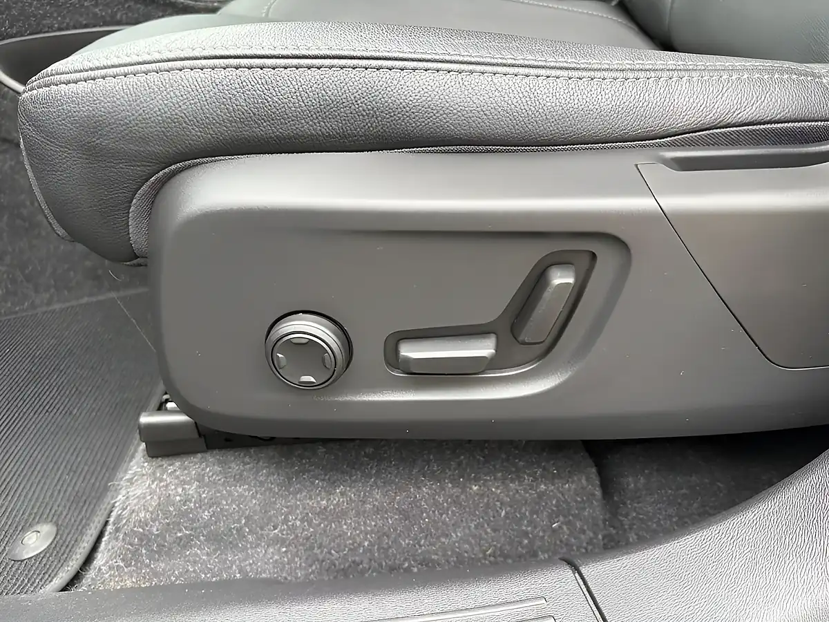 Used 2021 Volvo XC40 First Edition White - Interior and Exterior details 17