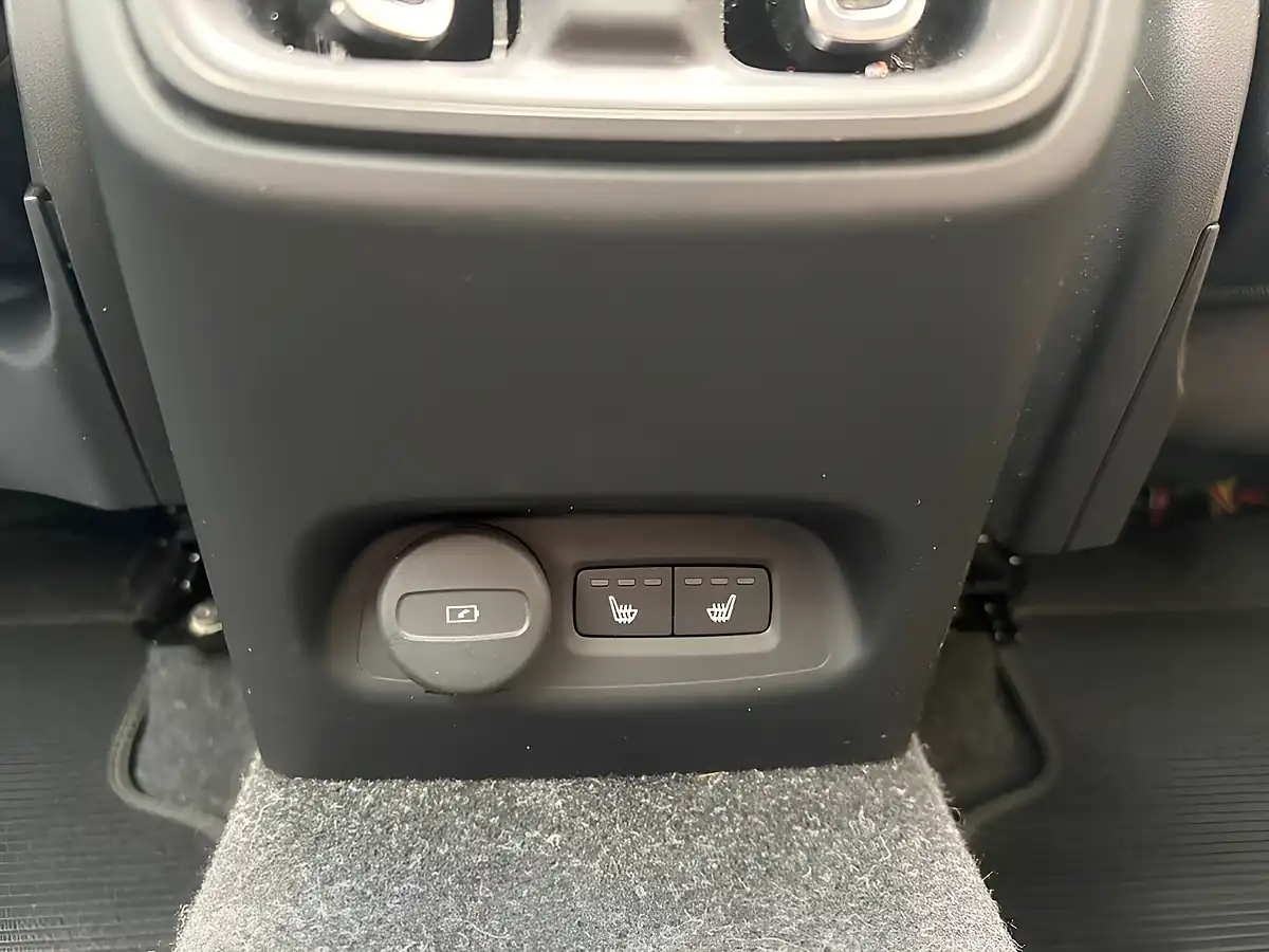 Used 2021 Volvo XC40 First Edition White - Interior and Exterior details 19