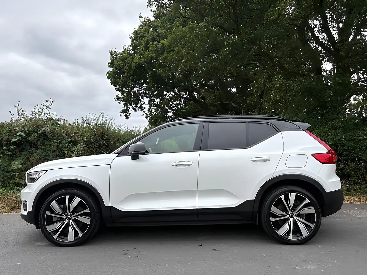 Used 2021 Volvo XC40 First Edition White - Interior and Exterior details 5