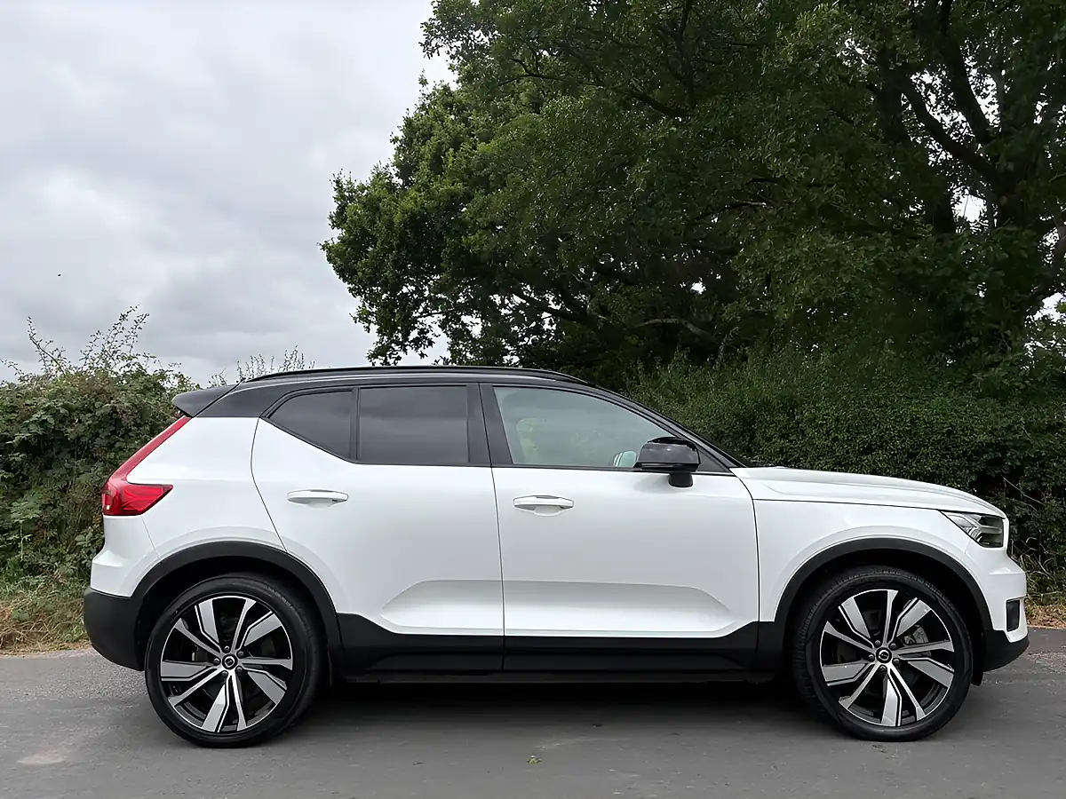Used 2021 Volvo XC40 First Edition White - Interior and Exterior details 6