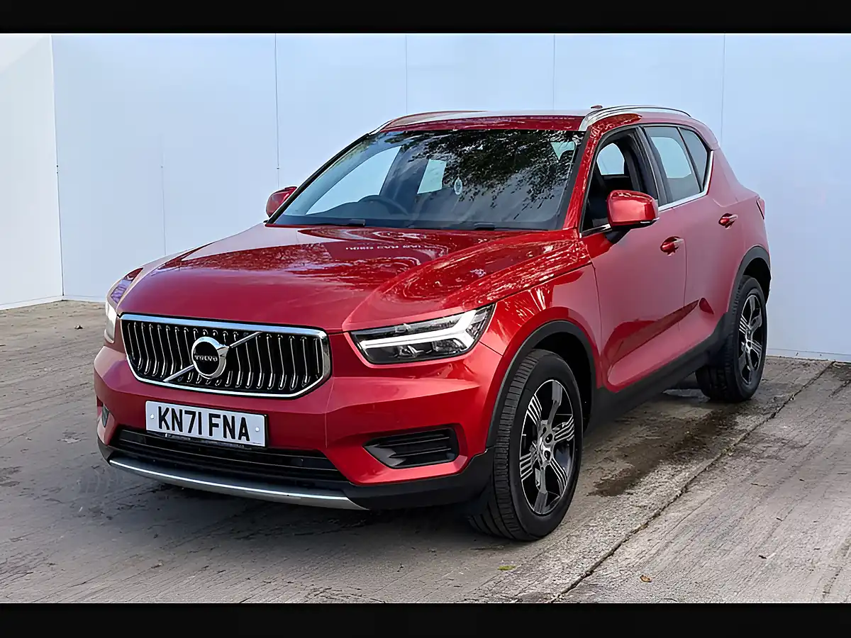 Used 2021 Volvo XC40 Inscription Fusion Red - Interior and Exterior details 12