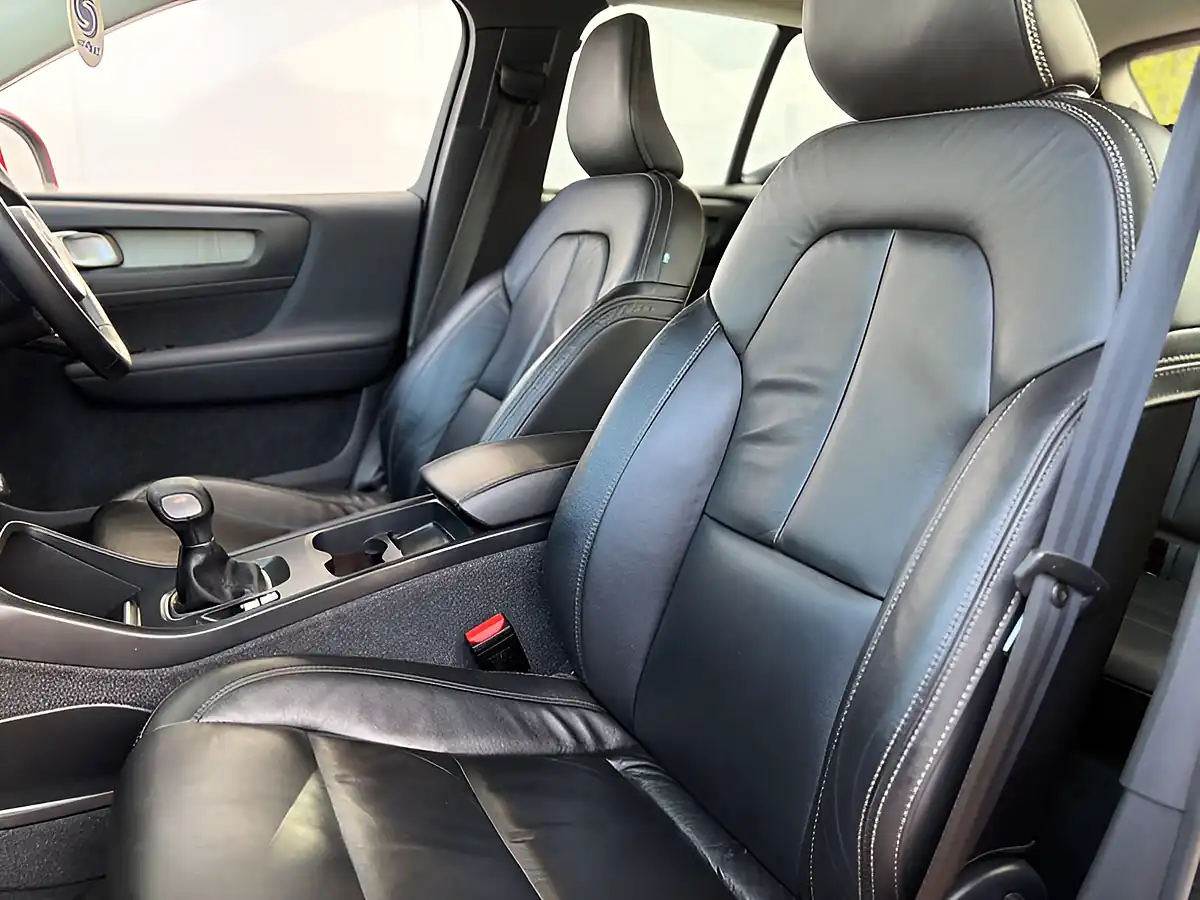 Used 2021 Volvo XC40 Inscription Fusion Red - Interior and Exterior details 19