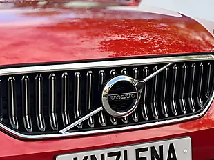 Used 2021 Volvo XC40 Inscription Fusion Red - Interior and Exterior details 4