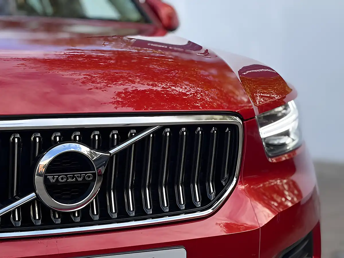 Used 2021 Volvo XC40 Inscription Fusion Red - Interior and Exterior details 7