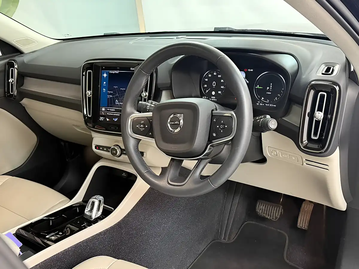 Used 2021 Volvo XC40 Inscription Onyx Black - Interior and Exterior details 12