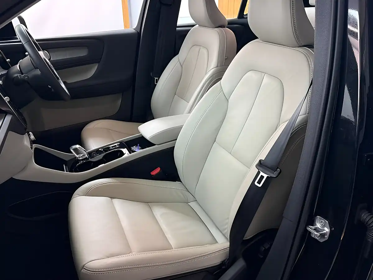 Used 2021 Volvo XC40 Inscription Onyx Black - Interior and Exterior details 13