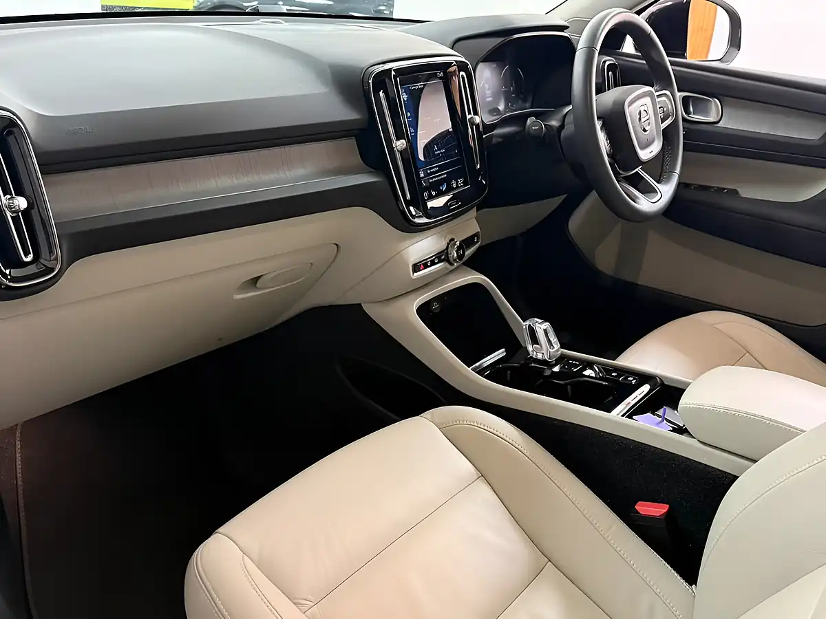 Used 2021 Volvo XC40 Inscription Onyx Black - Interior and Exterior details 2