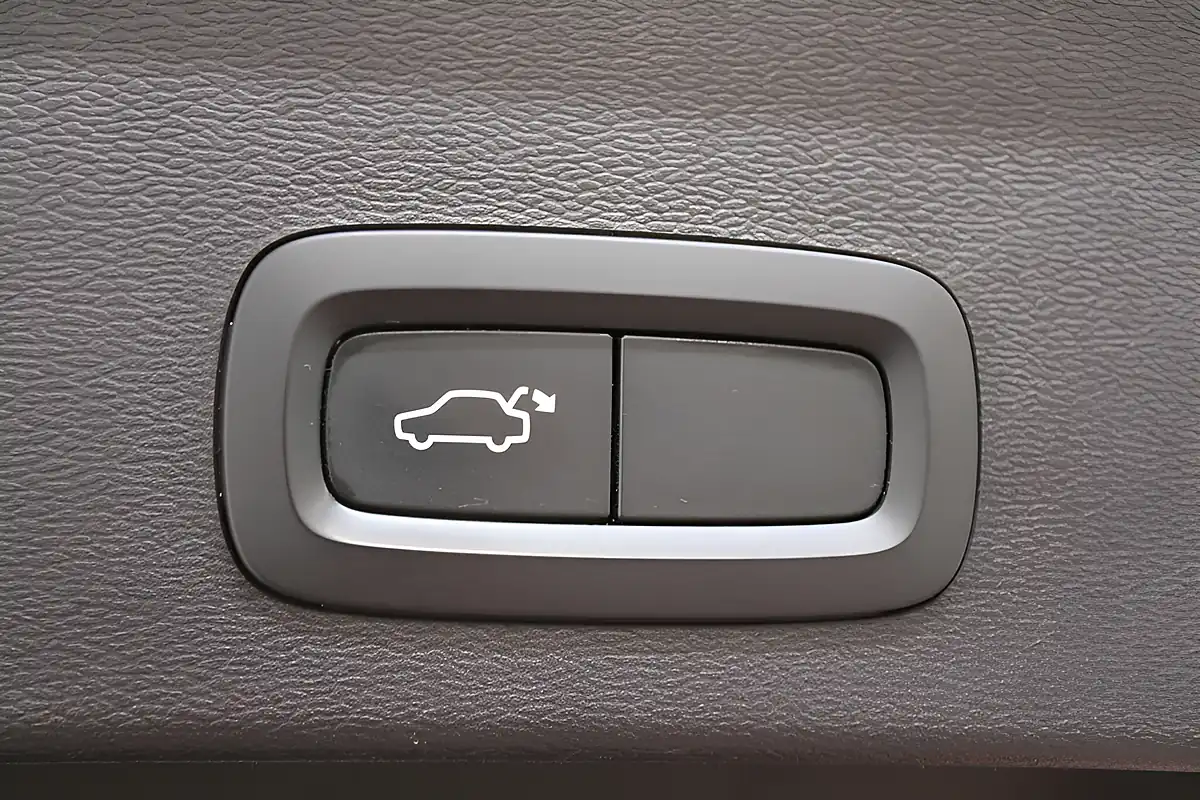 Used 2021 Volvo XC40 Inscription Pro Black - Interior and Exterior details 11