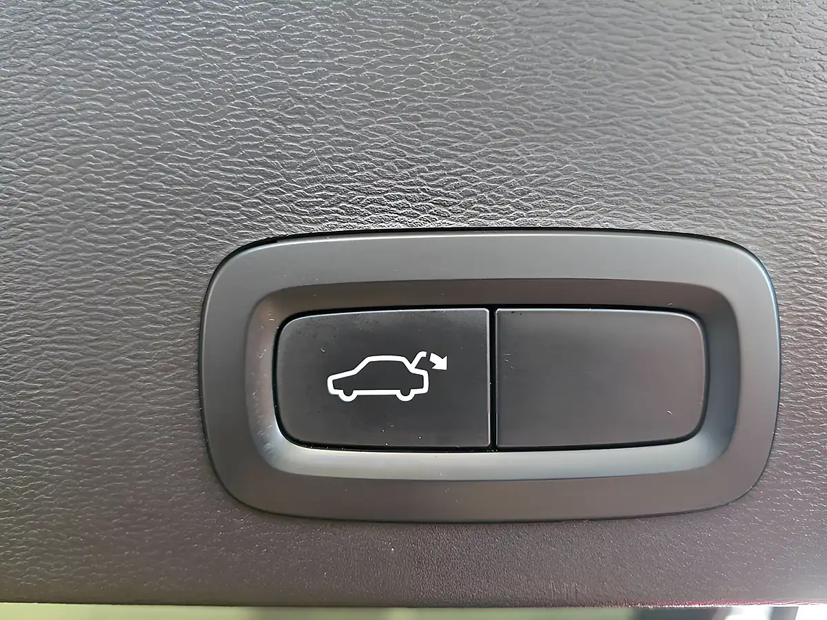 Used 2021 Volvo XC40 Inscription Pro Black - Interior and Exterior details 17