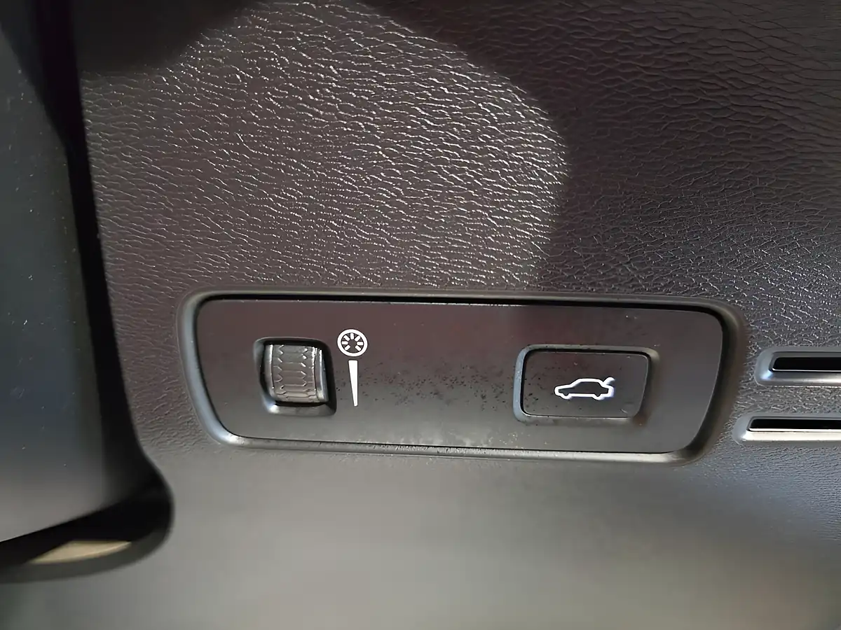 Used 2021 Volvo XC40 Inscription Pro Black - Interior and Exterior details 20