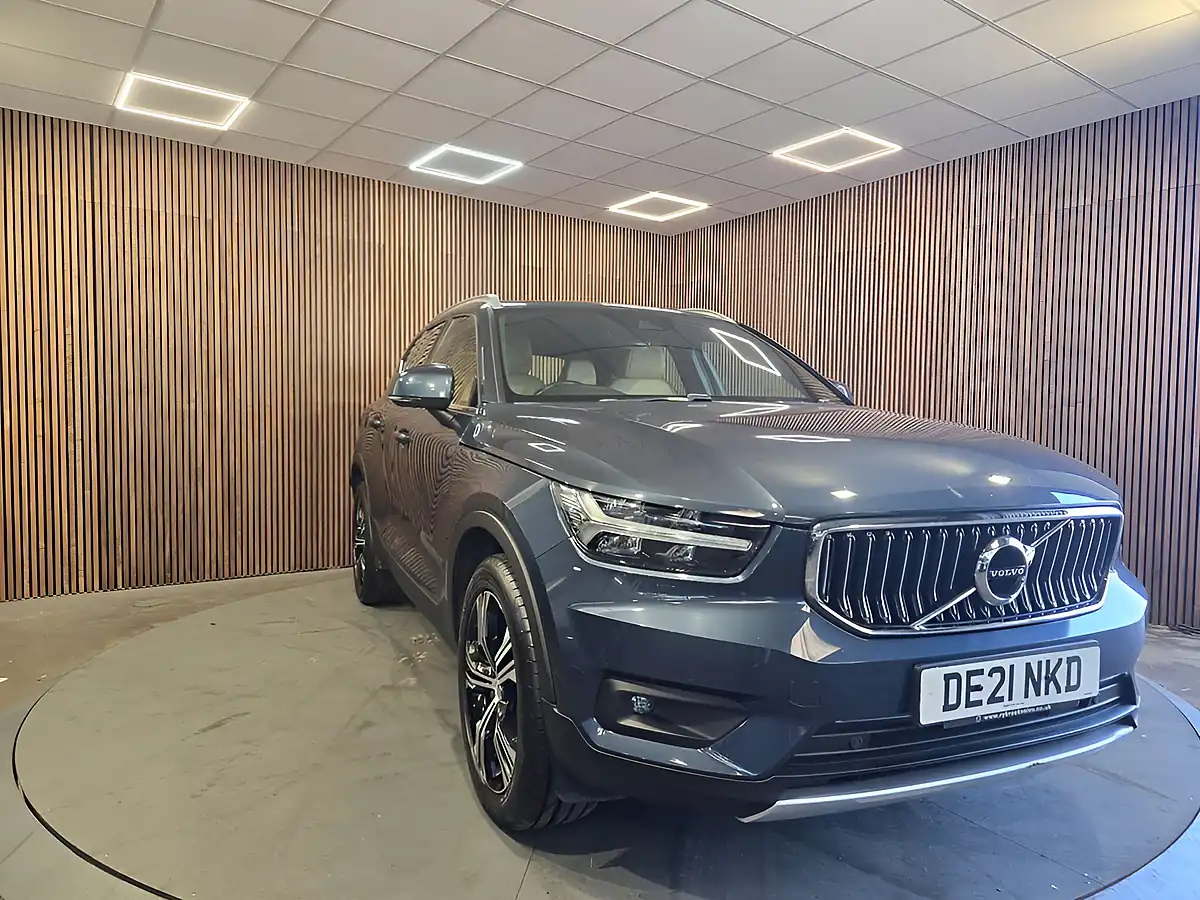 Used 2021 Volvo XC40 Inscription Pro Blue - Front View