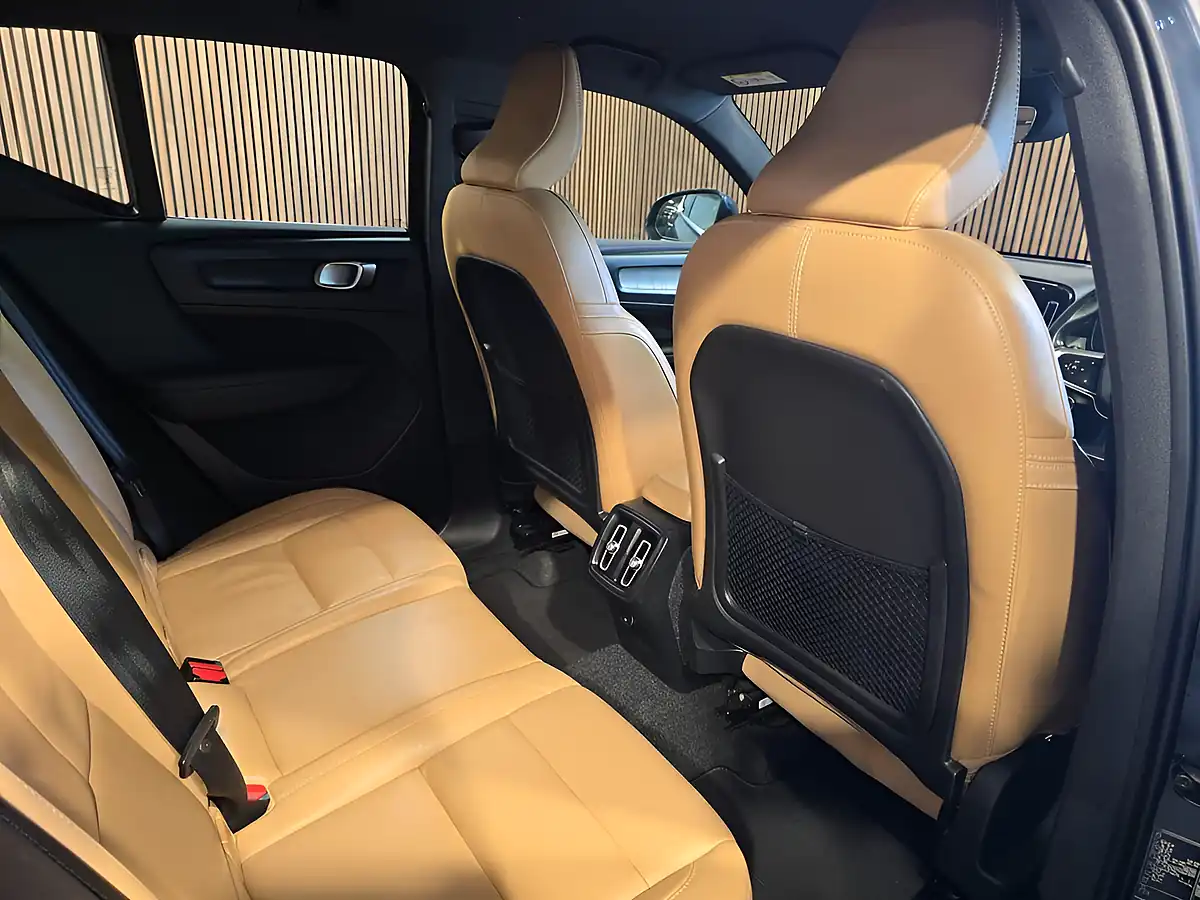 Used 2021 Volvo XC40 Inscription Pro Blue - Interior and Exterior details 15