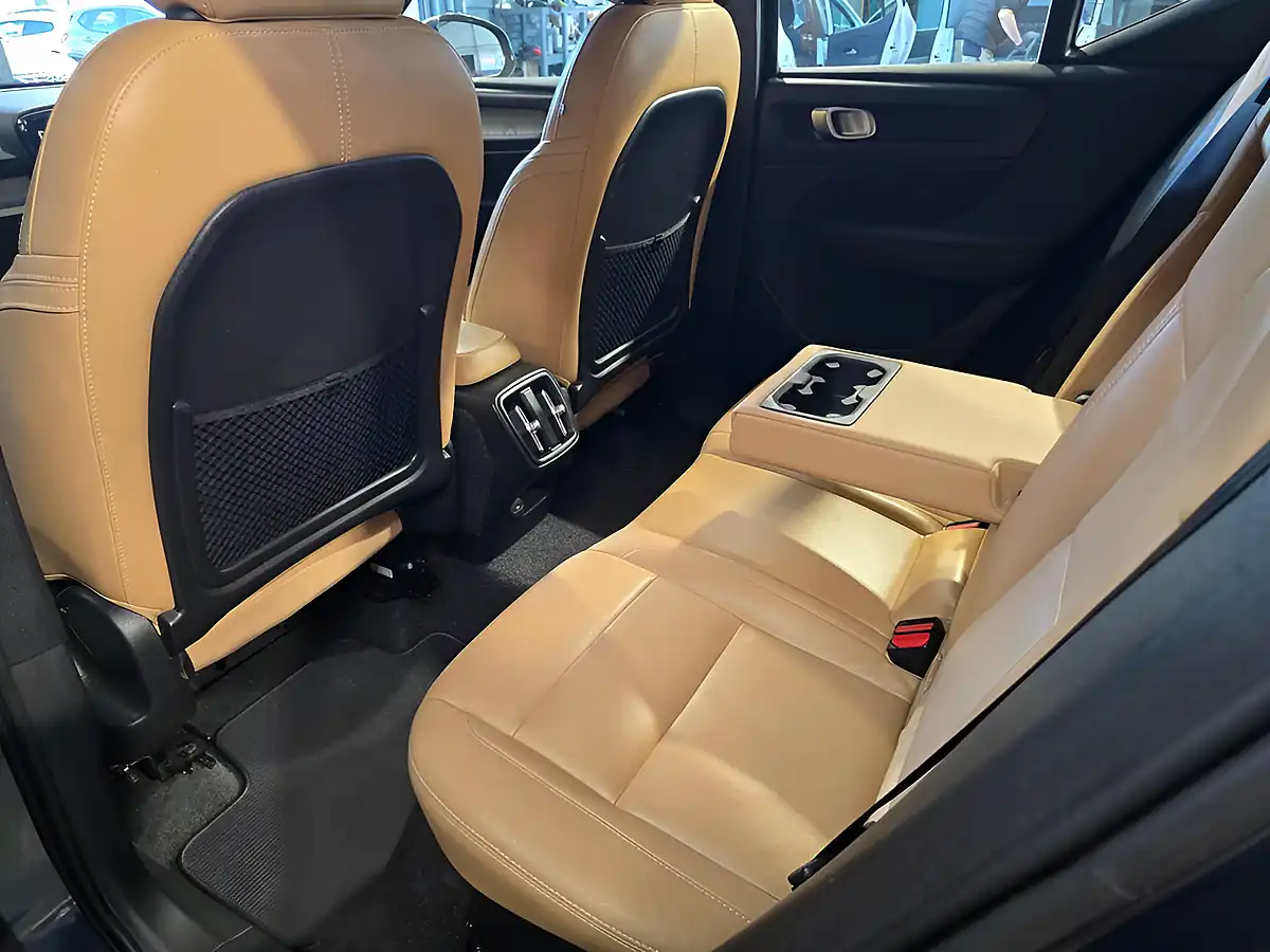 Used 2021 Volvo XC40 Inscription Pro Blue - Interior and Exterior details 18