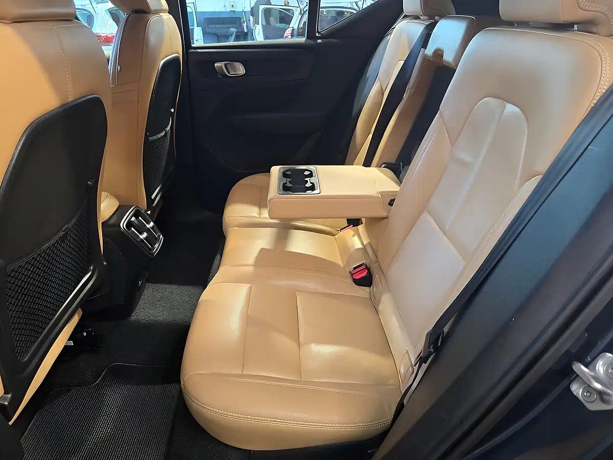 Used 2021 Volvo XC40 Inscription Pro Blue - Interior and Exterior details 19