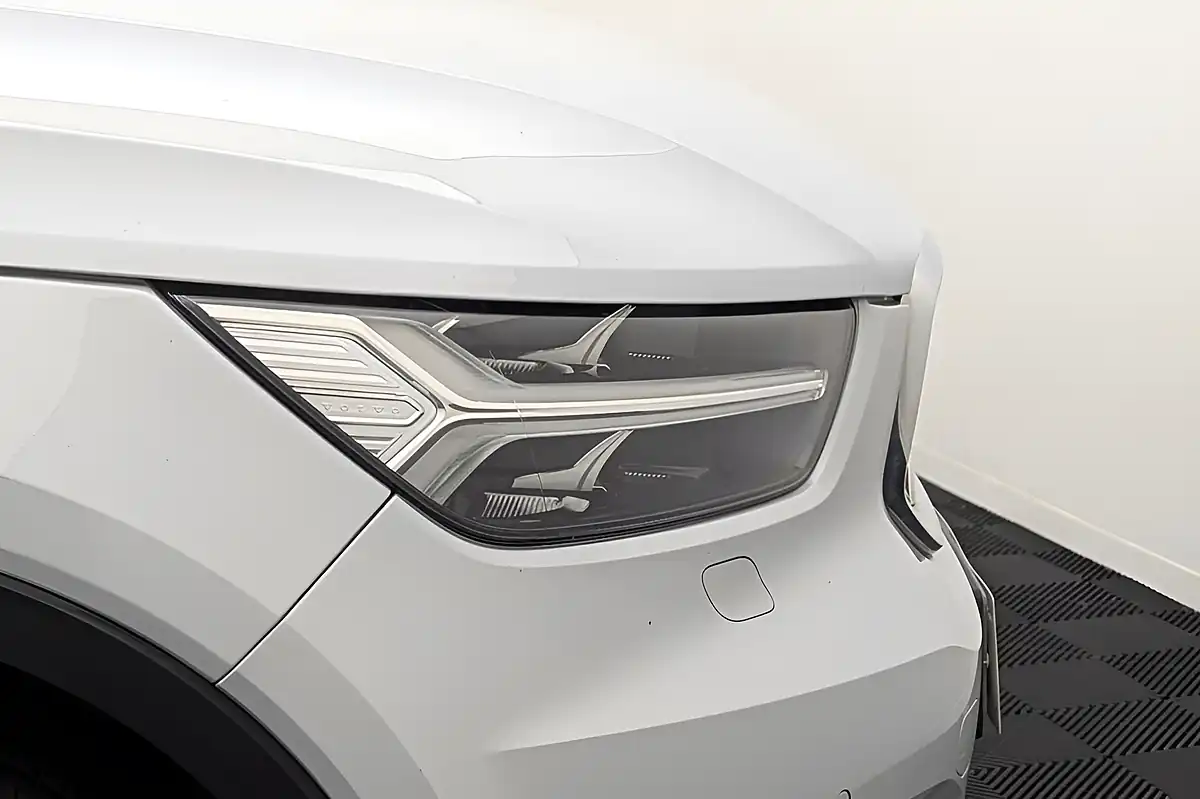Used 2021 Volvo XC40 Inscription Pro Glacier Silver - Interior and Exterior details 16