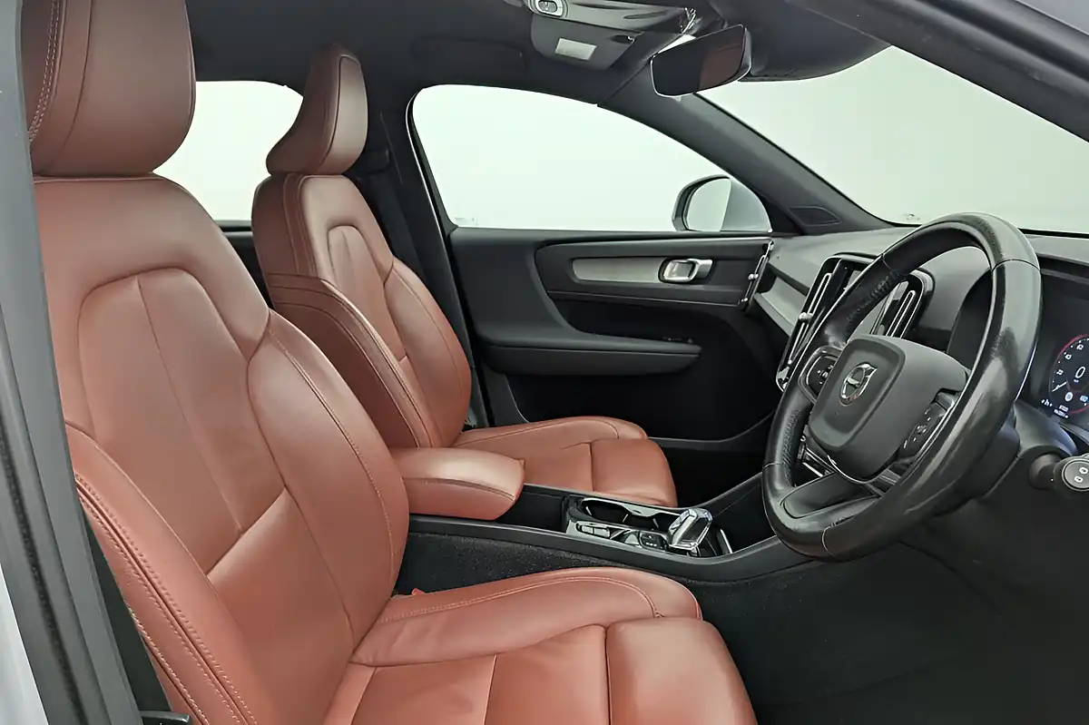 Used 2021 Volvo XC40 Inscription Pro Glacier Silver - Interior and Exterior details 2