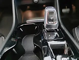 Used 2021 Volvo XC40 Inscription Pro Silver - Interior and Exterior details 11