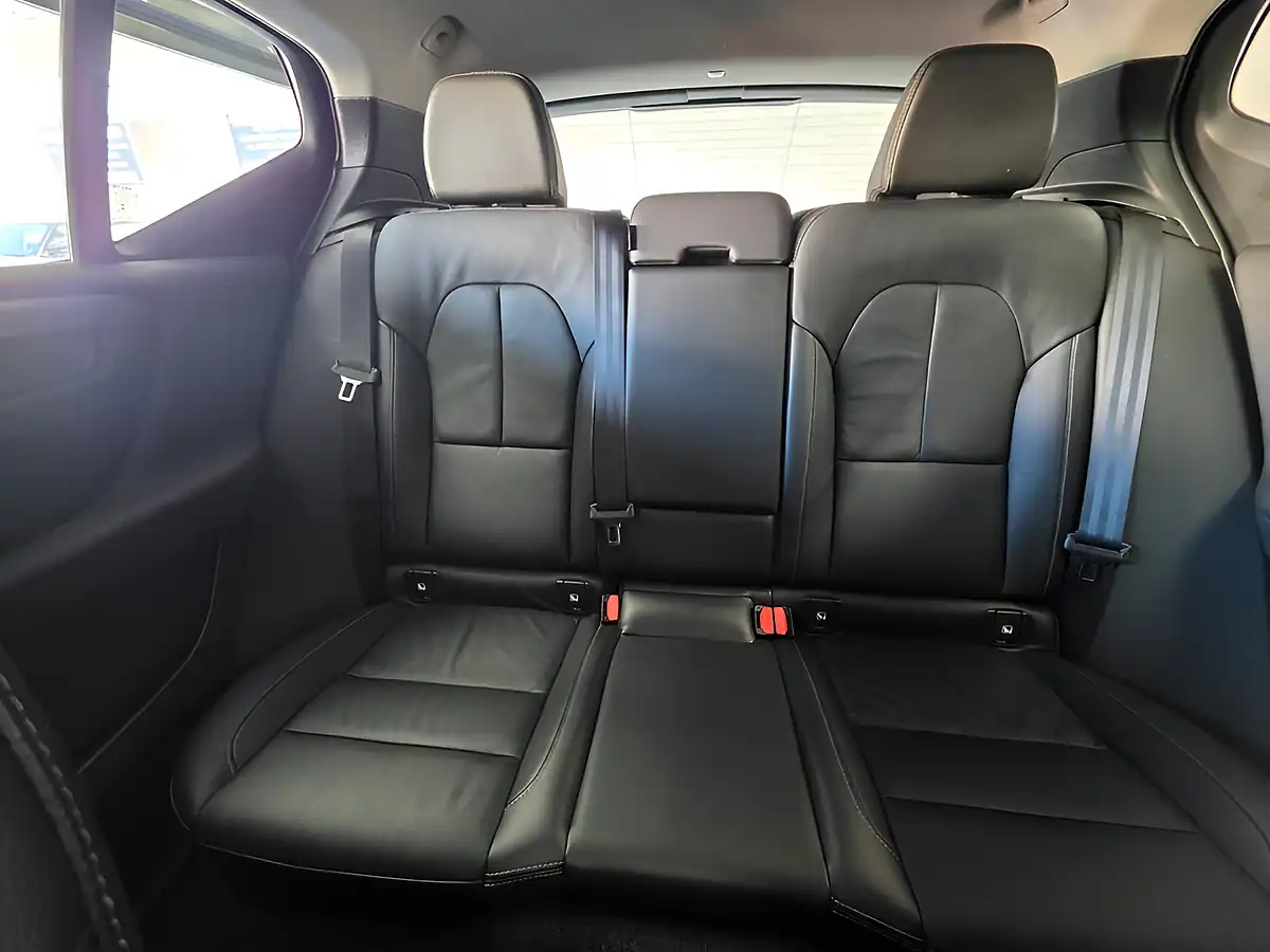 Used 2021 Volvo XC40 Inscription Pro Silver - Interior and Exterior details 12