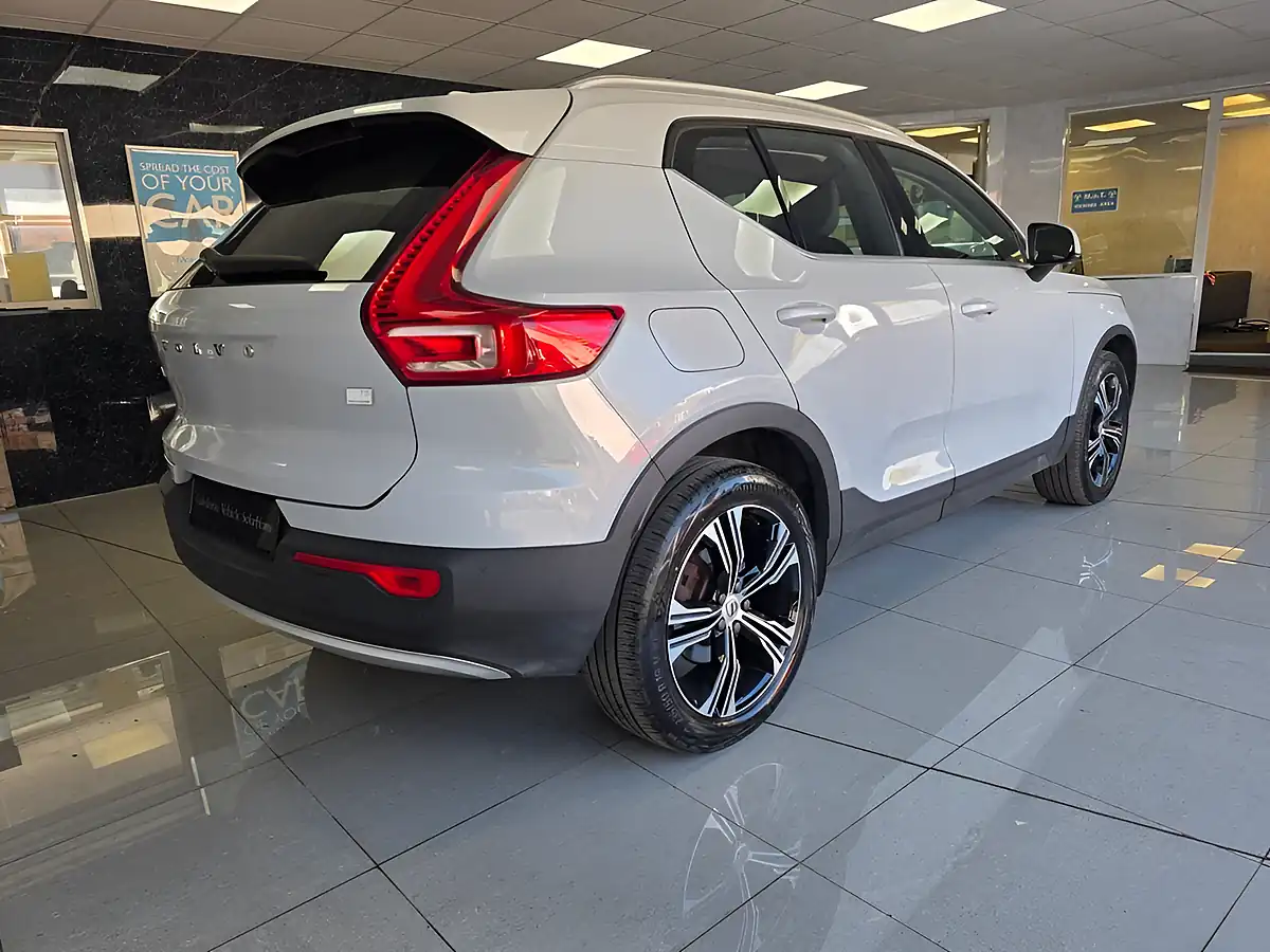 Used 2021 Volvo XC40 Inscription Pro Silver - Interior and Exterior details 3