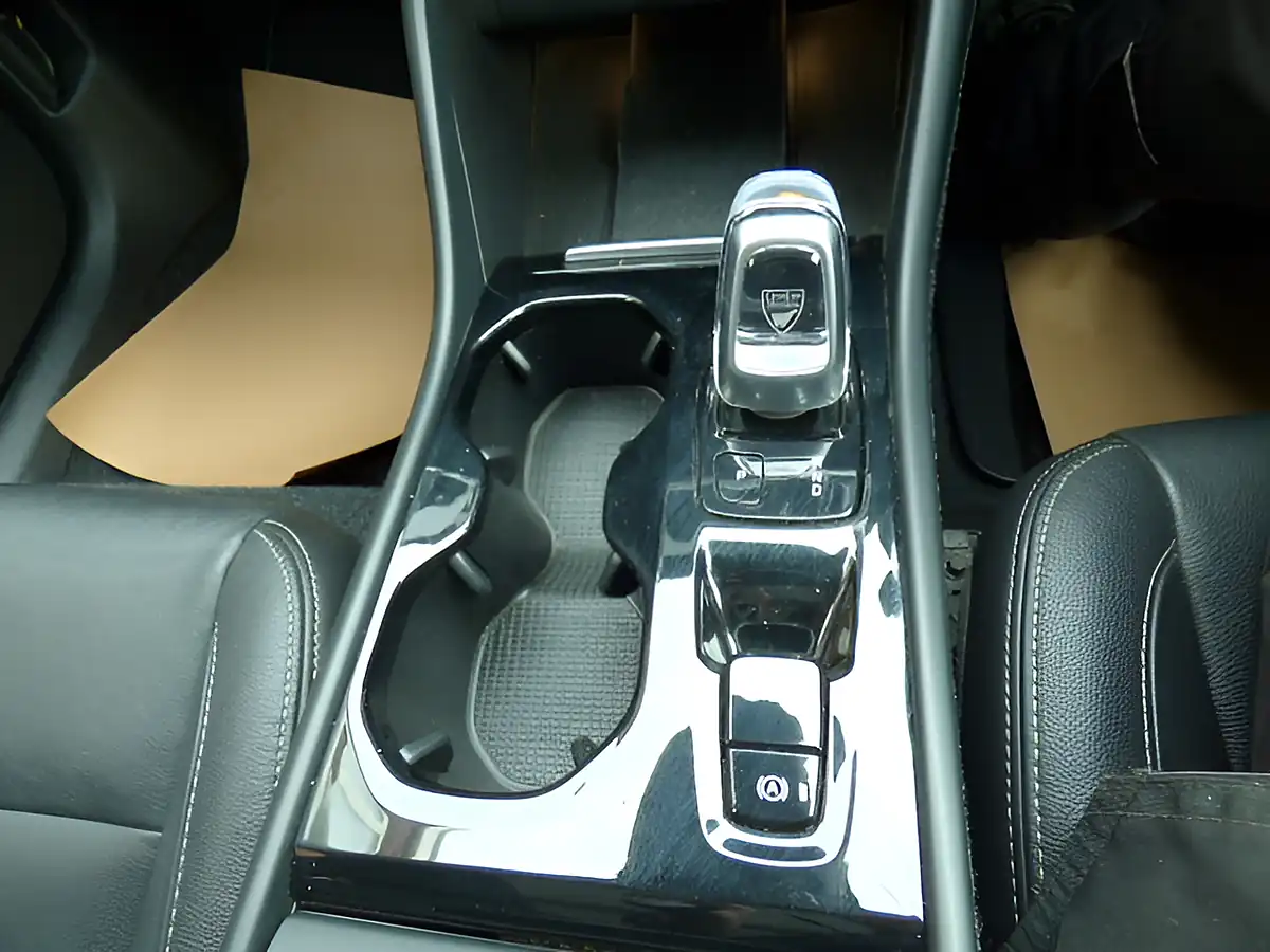 Used 2021 Volvo XC40 Inscription Red - Interior and Exterior details 3