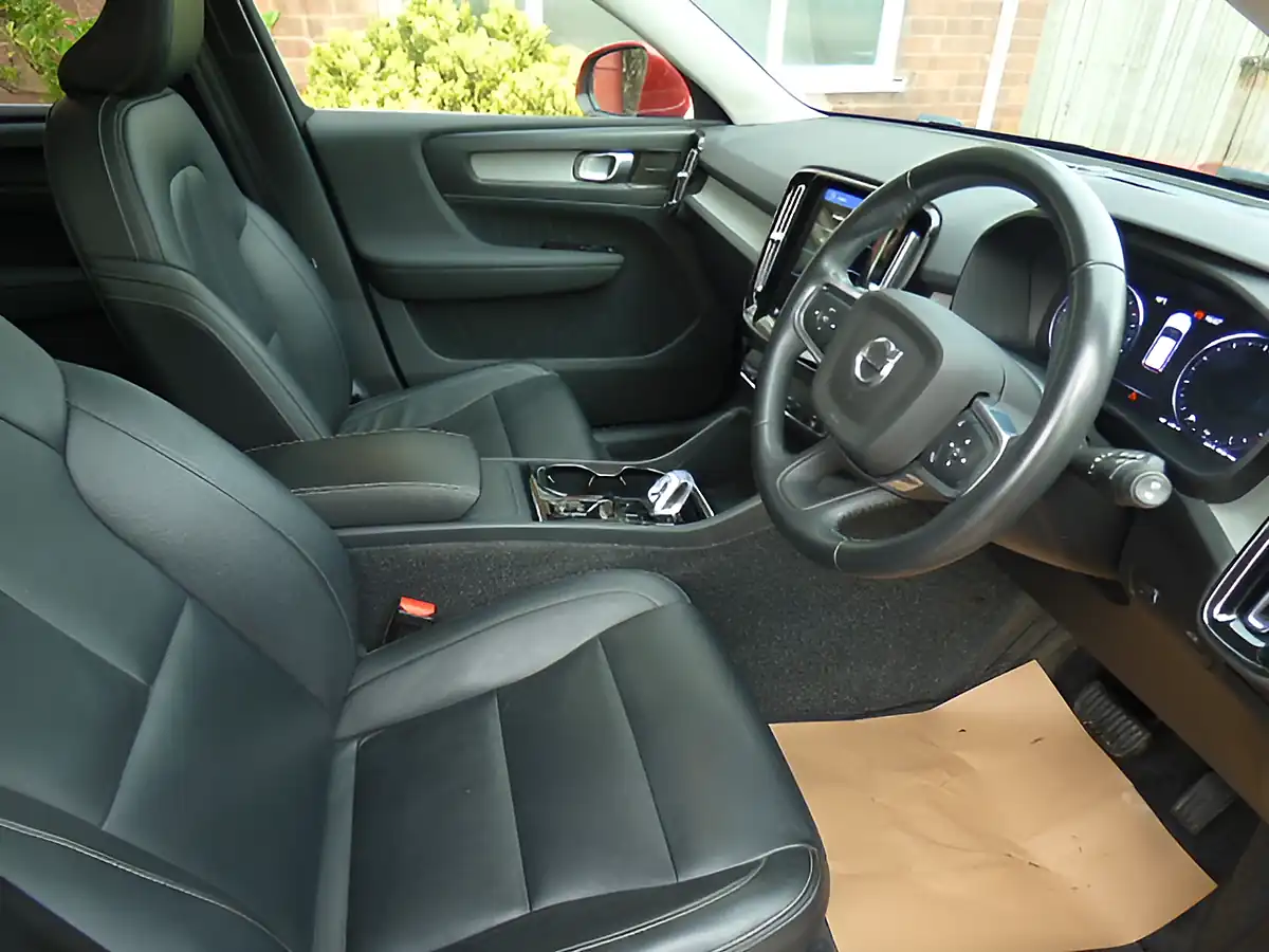 Used 2021 Volvo XC40 Inscription Red - Interior and Exterior details 5