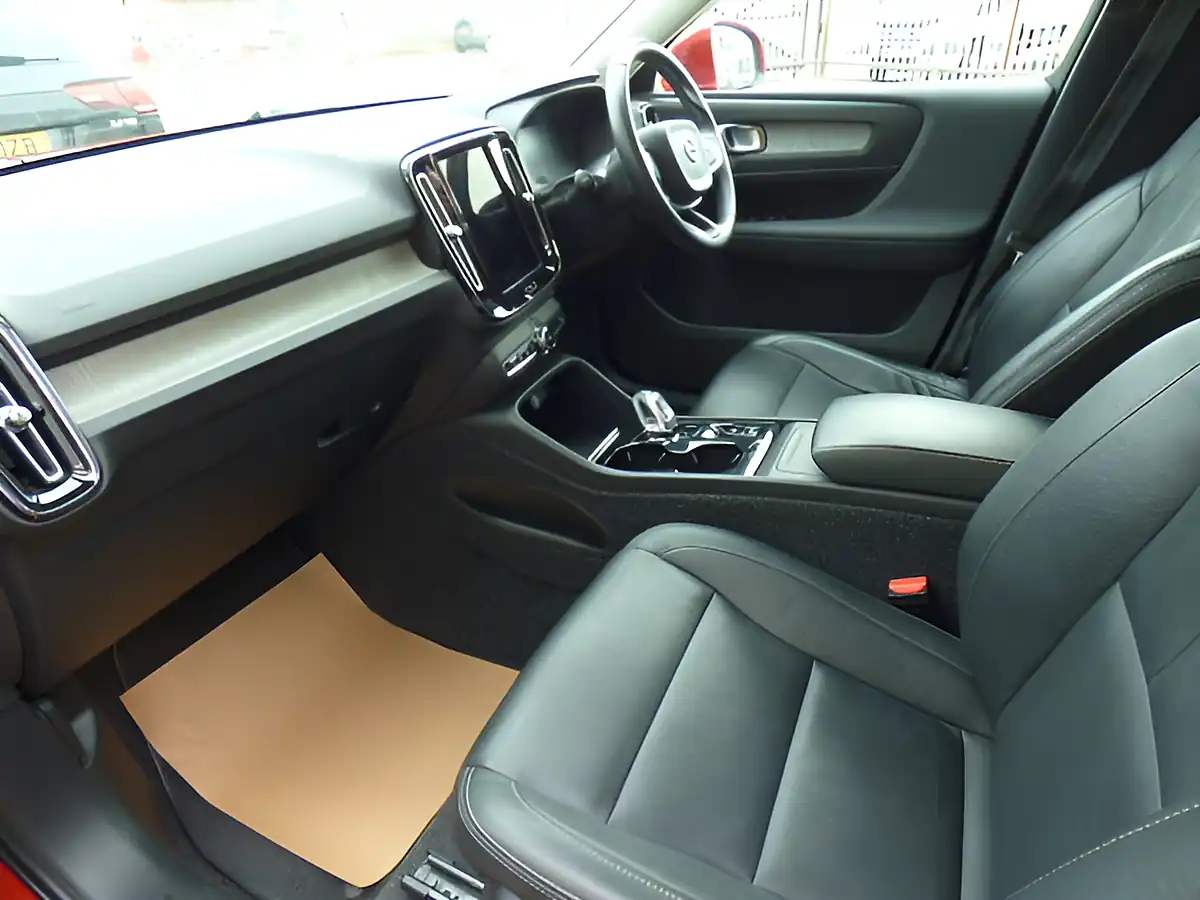 Used 2021 Volvo XC40 Inscription Red - Interior and Exterior details 6