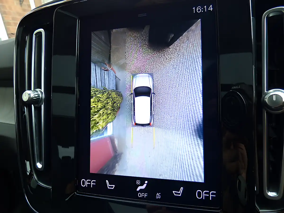 Used 2021 Volvo XC40 Inscription Red - Interior and Exterior details 8