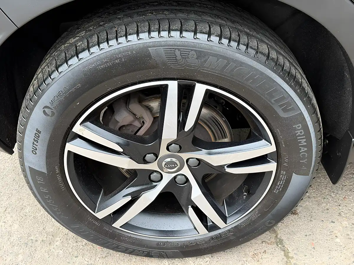 Used 2021 Volvo XC40 R-Design Black - Interior and Exterior details 15