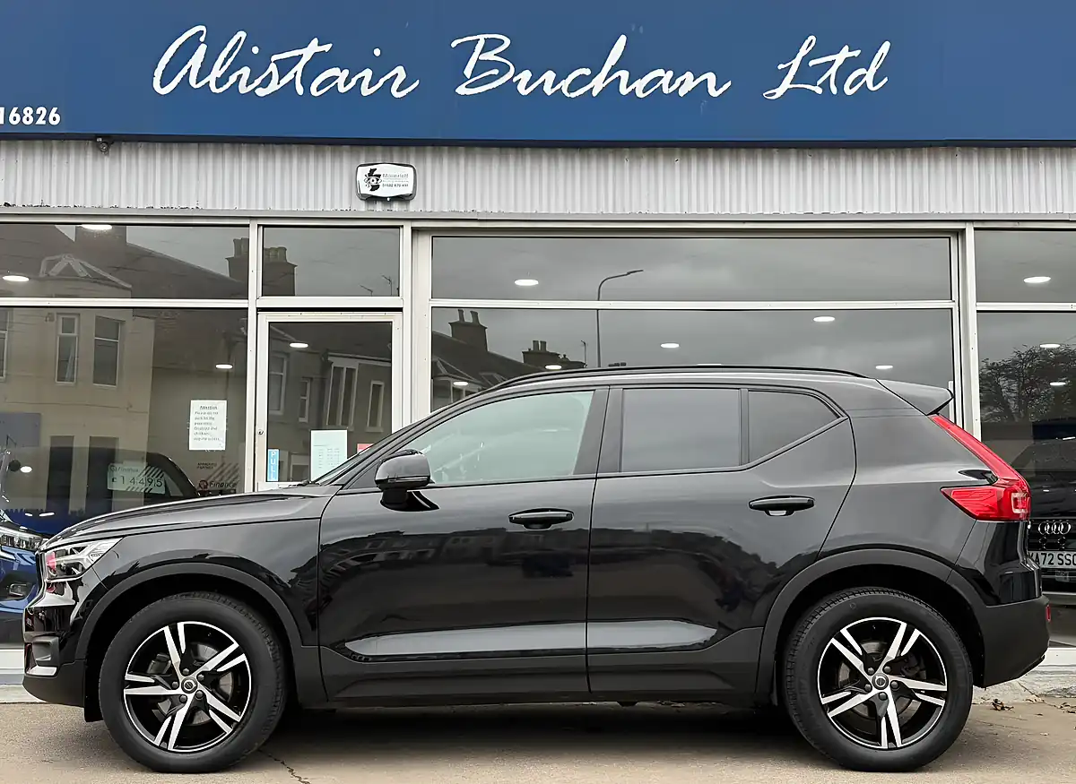 Used 2021 Volvo XC40 R-Design Black - Interior and Exterior details 2