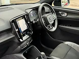 Used 2021 Volvo XC40 R-Design Black - Interior and Exterior details 7