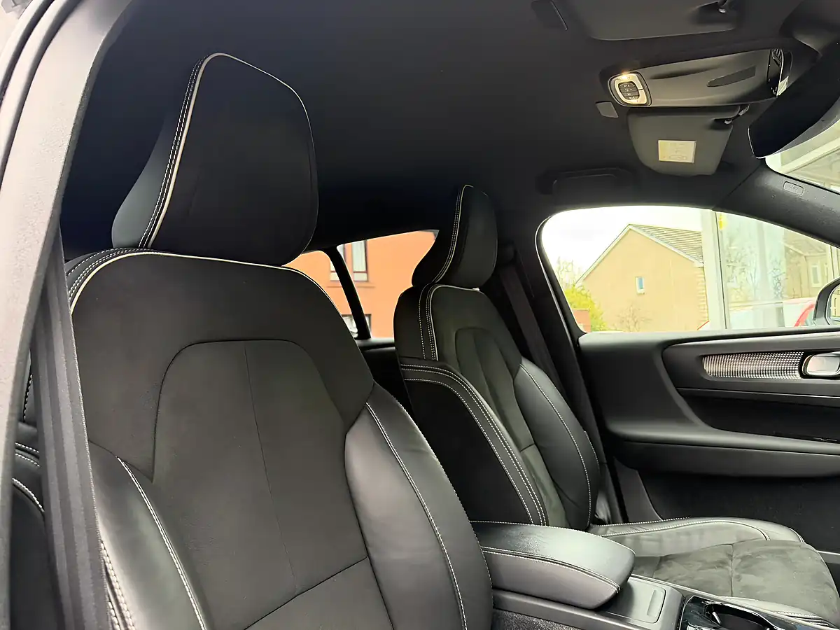 Used 2021 Volvo XC40 R-Design Black - Interior and Exterior details 8
