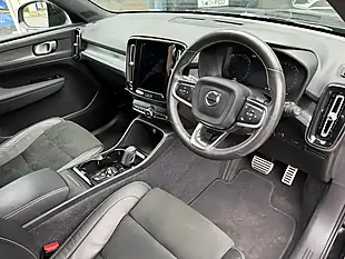 Used 2021 Volvo XC40 R-Design Black - Interior and Exterior details 9