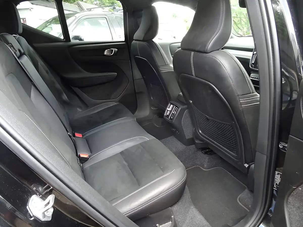 Used 2021 Volvo XC40 R-Design Black - Interior and Exterior details 12
