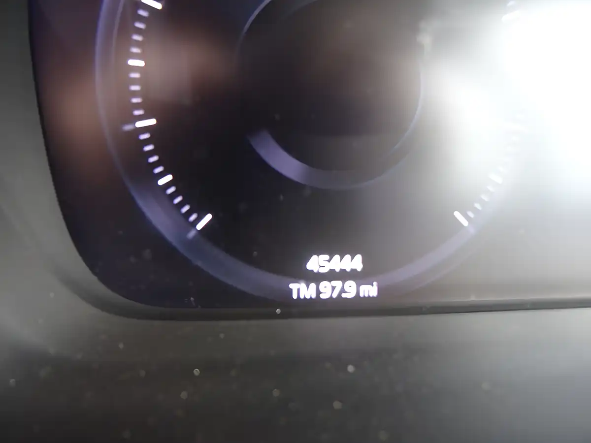 Used 2021 Volvo XC40 R-Design Black - Interior and Exterior details 14