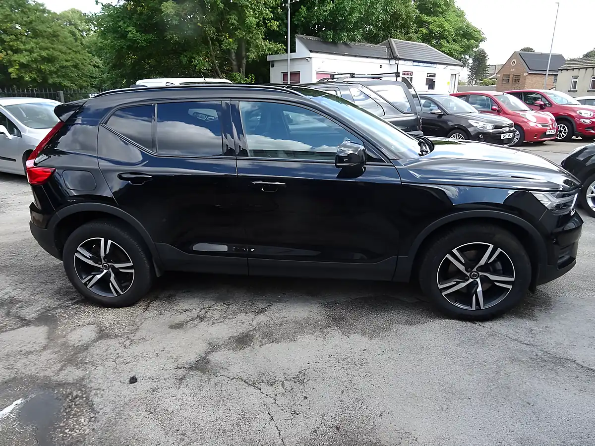 Used 2021 Volvo XC40 R-Design Black - Interior and Exterior details 4
