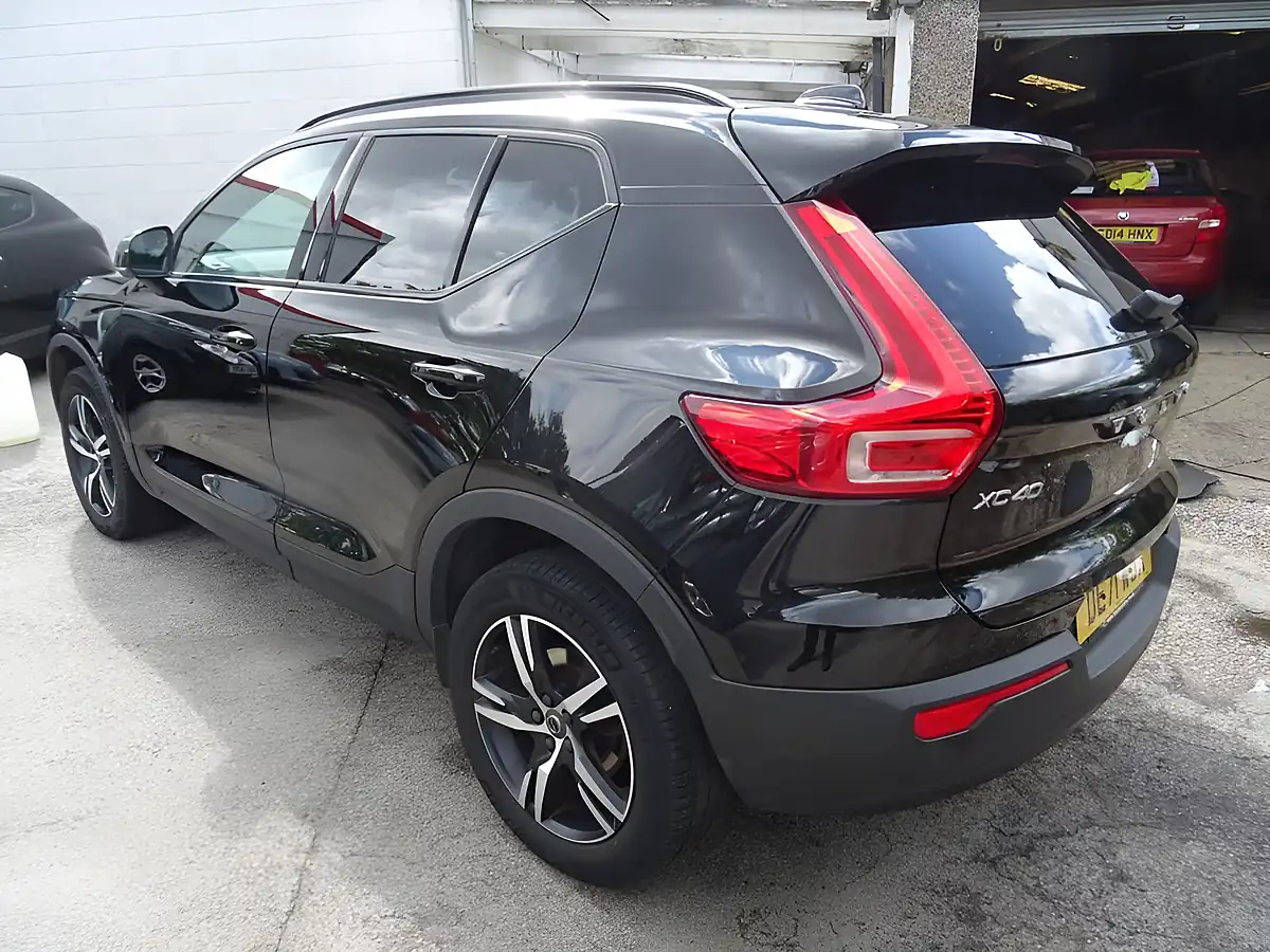 Used 2021 Volvo XC40 R-Design Black - Interior and Exterior details 7