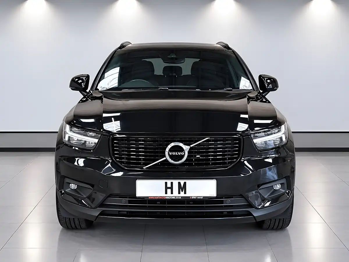 Used 2021 Volvo XC40 R-Design Black - Interior and Exterior details 14