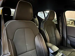 Used 2021 Volvo XC40 R-Design Black - Interior and Exterior details 15